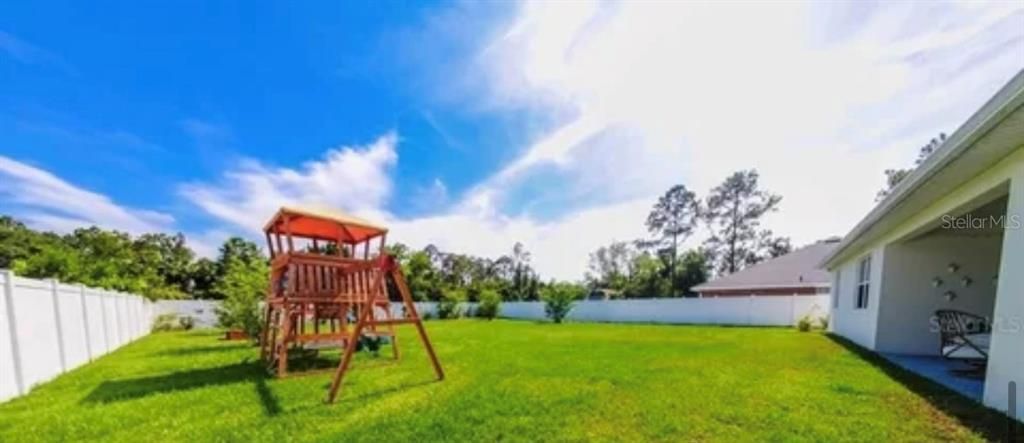 For Sale: $529,000 (5 beds, 3 baths, 2306 Square Feet)