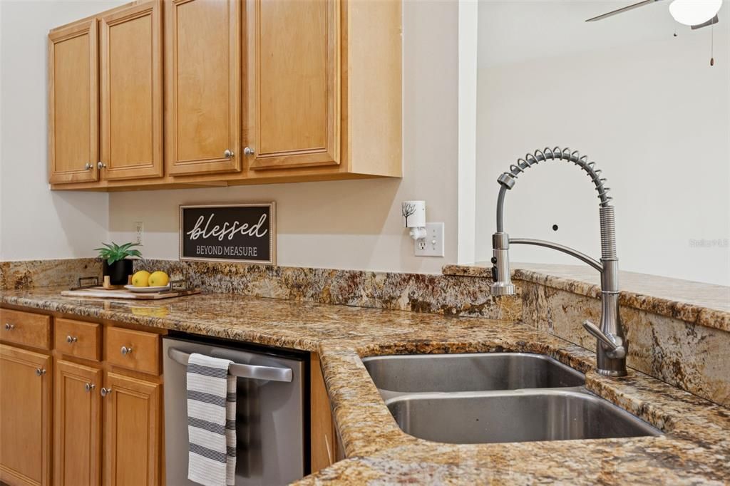 En Venta: $519,900 (3 camas, 2 baños, 2129 Pies cuadrados)