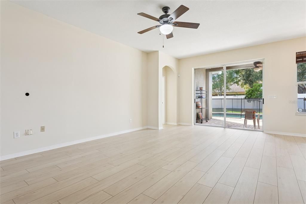 En Venta: $519,900 (3 camas, 2 baños, 2129 Pies cuadrados)