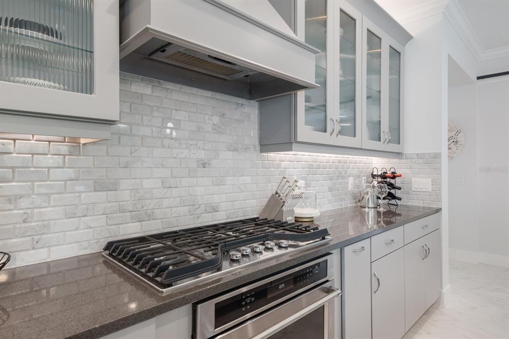 待售: $950,000 (3 贝兹, 2 浴室, 2298 平方英尺)