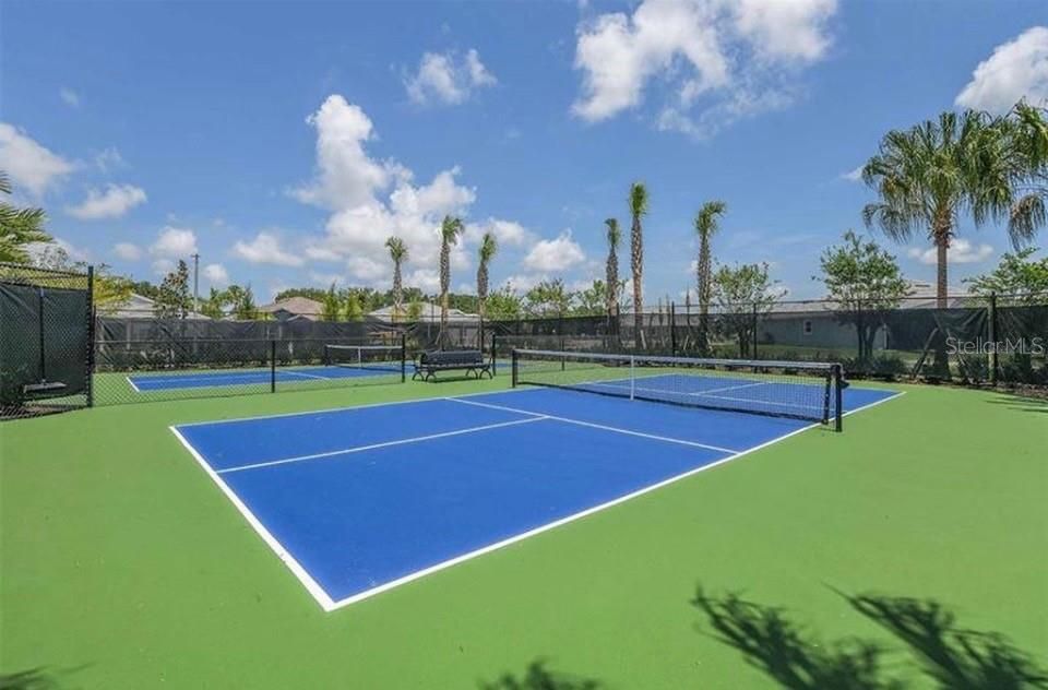 待售: $950,000 (3 贝兹, 2 浴室, 2298 平方英尺)