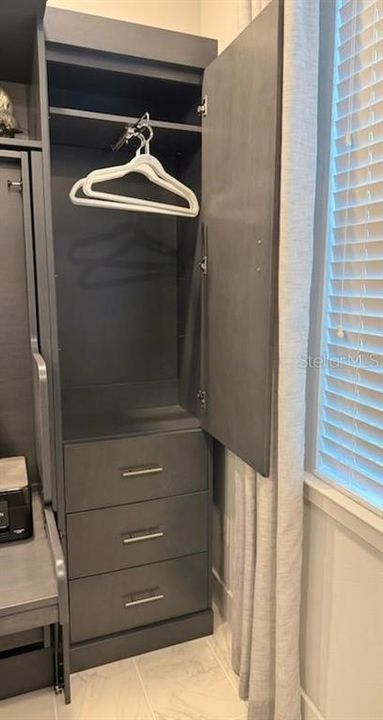 待售: $950,000 (3 贝兹, 2 浴室, 2298 平方英尺)