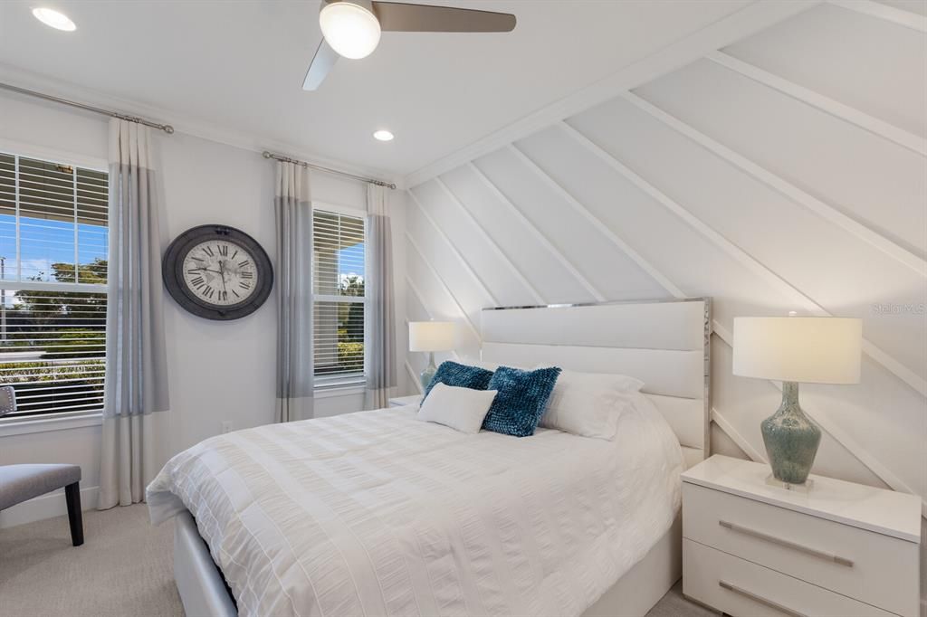 待售: $950,000 (3 贝兹, 2 浴室, 2298 平方英尺)