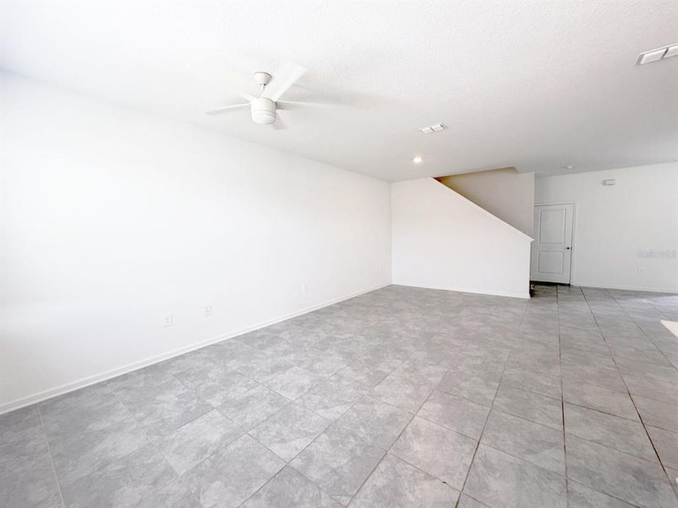 En Renta: $2,300 (3 camas, 2 baños, 1988 Pies cuadrados)