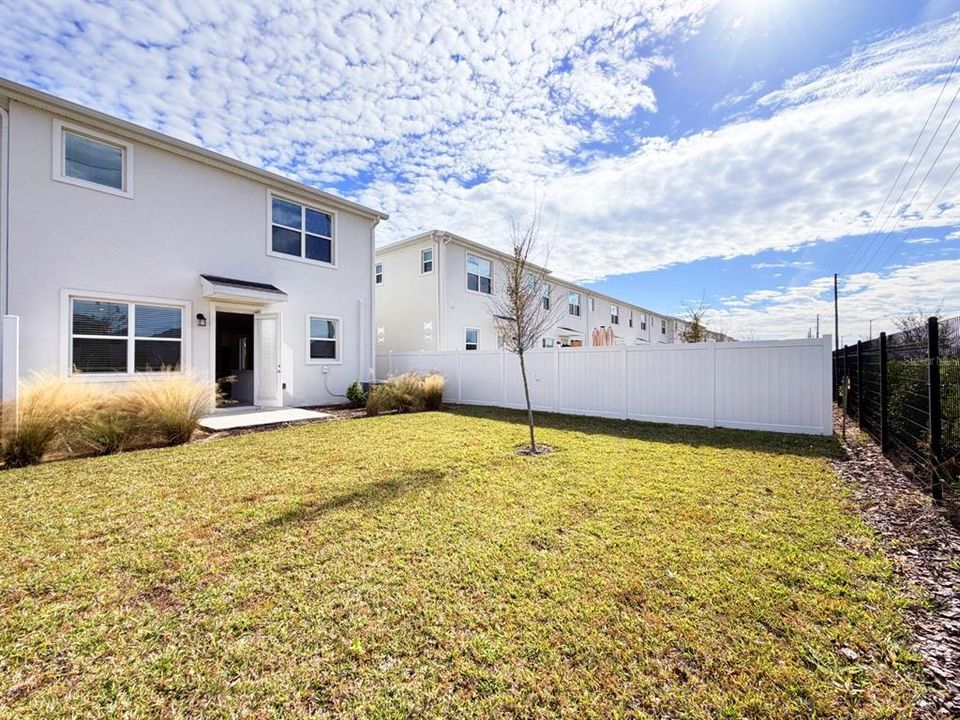 En Renta: $2,300 (3 camas, 2 baños, 1988 Pies cuadrados)