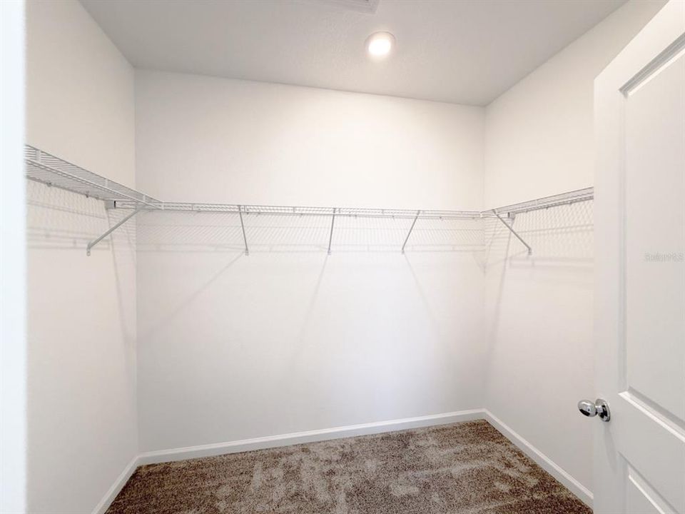 En Renta: $2,300 (3 camas, 2 baños, 1988 Pies cuadrados)