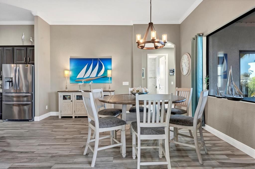 待售: $845,000 (3 贝兹, 2 浴室, 2025 平方英尺)