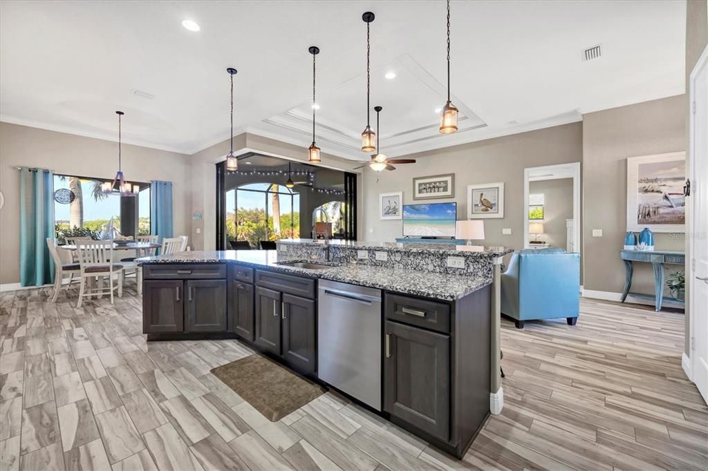 待售: $845,000 (3 贝兹, 2 浴室, 2025 平方英尺)