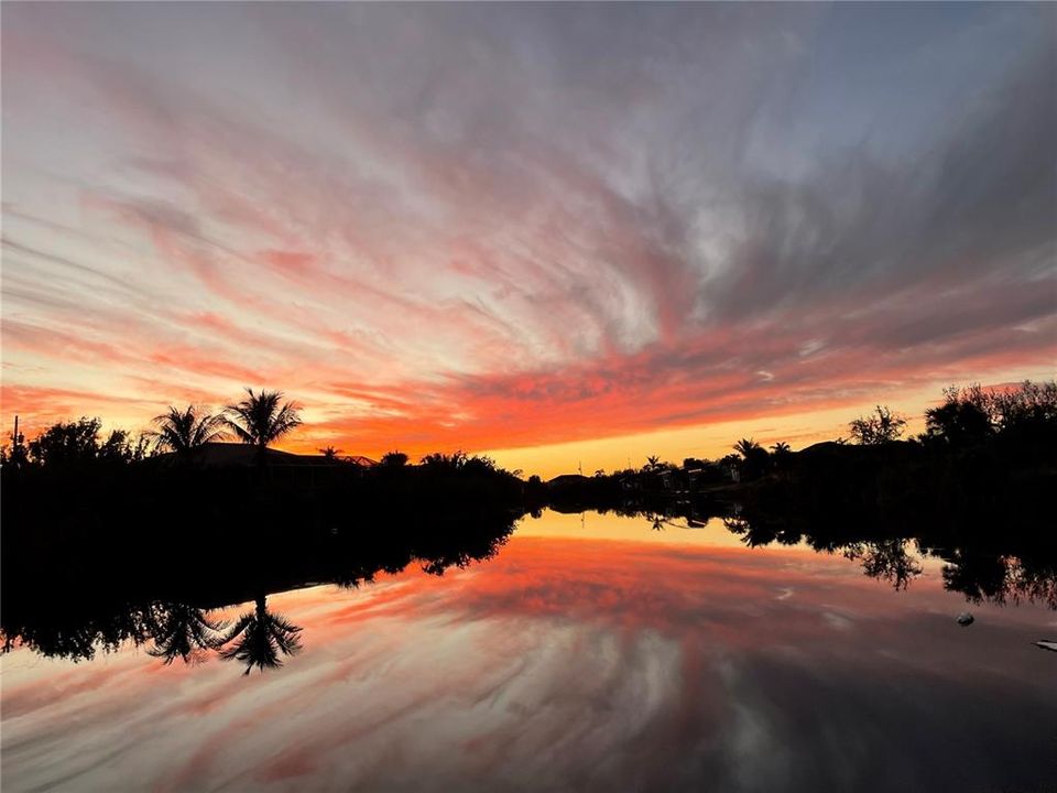 На продажу: $845,000 (3 спален, 2 ванн, 2025 Квадратных фут)