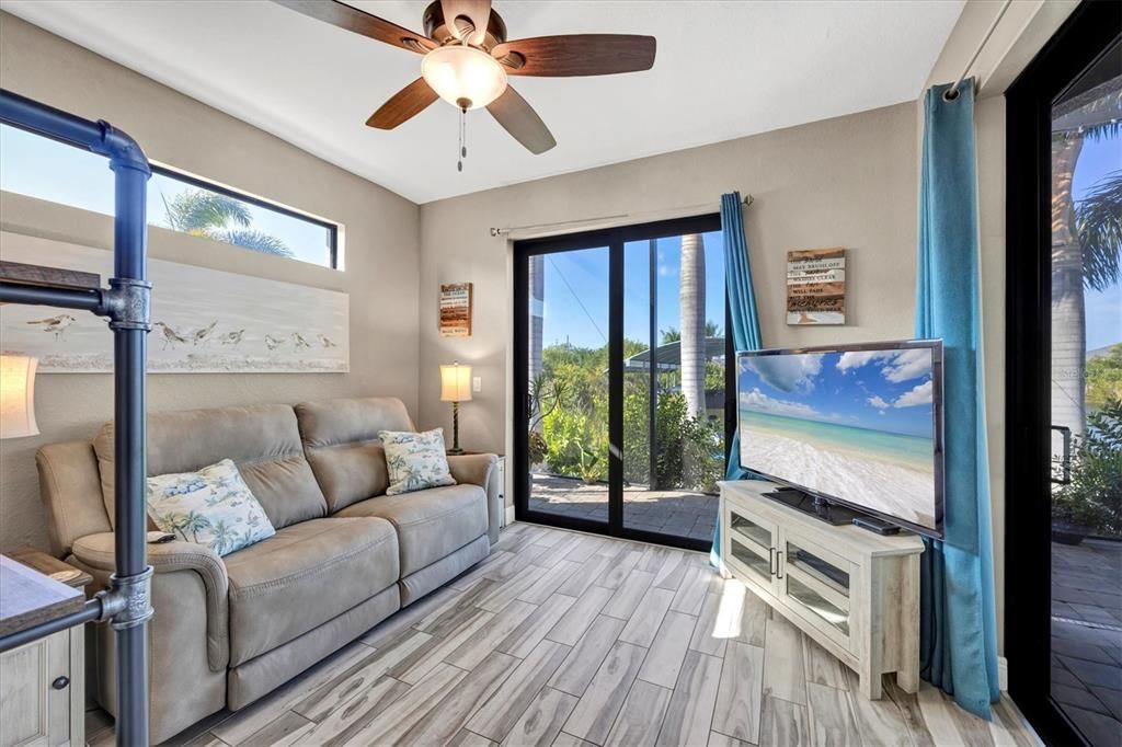 待售: $845,000 (3 贝兹, 2 浴室, 2025 平方英尺)