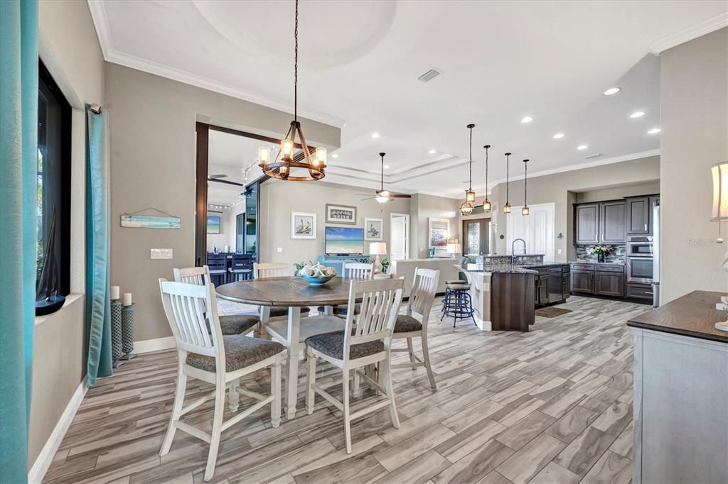 待售: $845,000 (3 贝兹, 2 浴室, 2025 平方英尺)