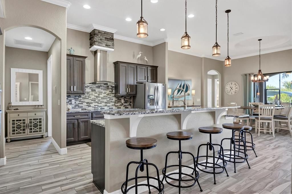 待售: $845,000 (3 贝兹, 2 浴室, 2025 平方英尺)