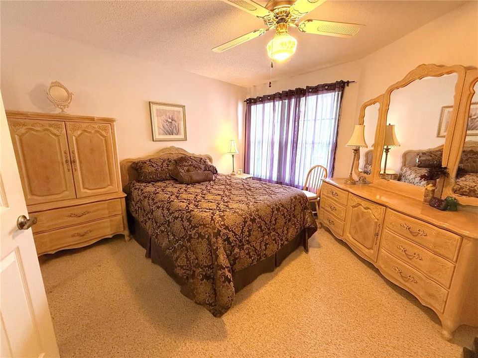 待售: $195,000 (2 贝兹, 2 浴室, 1395 平方英尺)