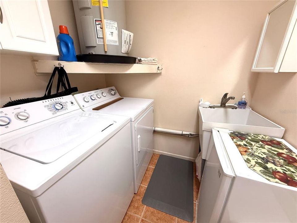 待售: $195,000 (2 贝兹, 2 浴室, 1395 平方英尺)