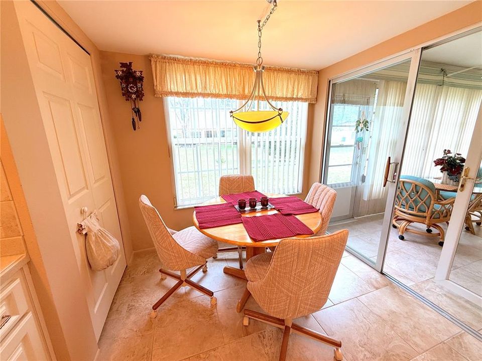 待售: $195,000 (2 贝兹, 2 浴室, 1395 平方英尺)