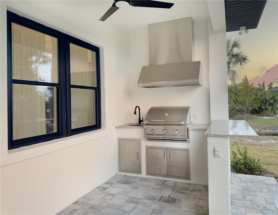 En Venta: $1,350,000 (3 camas, 3 baños, 2673 Pies cuadrados)