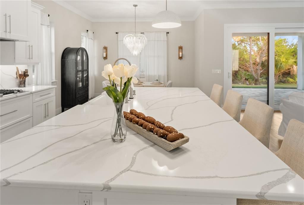 En Venta: $1,350,000 (3 camas, 3 baños, 2673 Pies cuadrados)