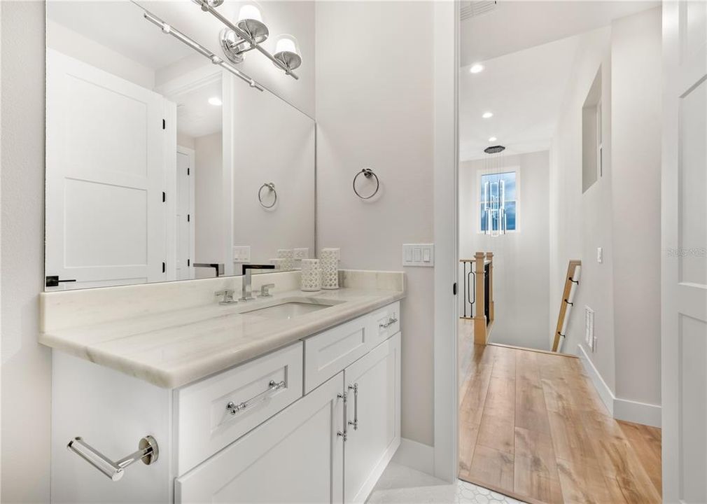 En Venta: $1,350,000 (3 camas, 3 baños, 2673 Pies cuadrados)