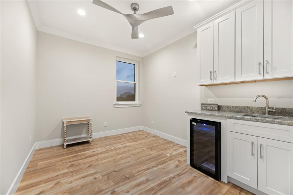 En Venta: $1,350,000 (3 camas, 3 baños, 2673 Pies cuadrados)