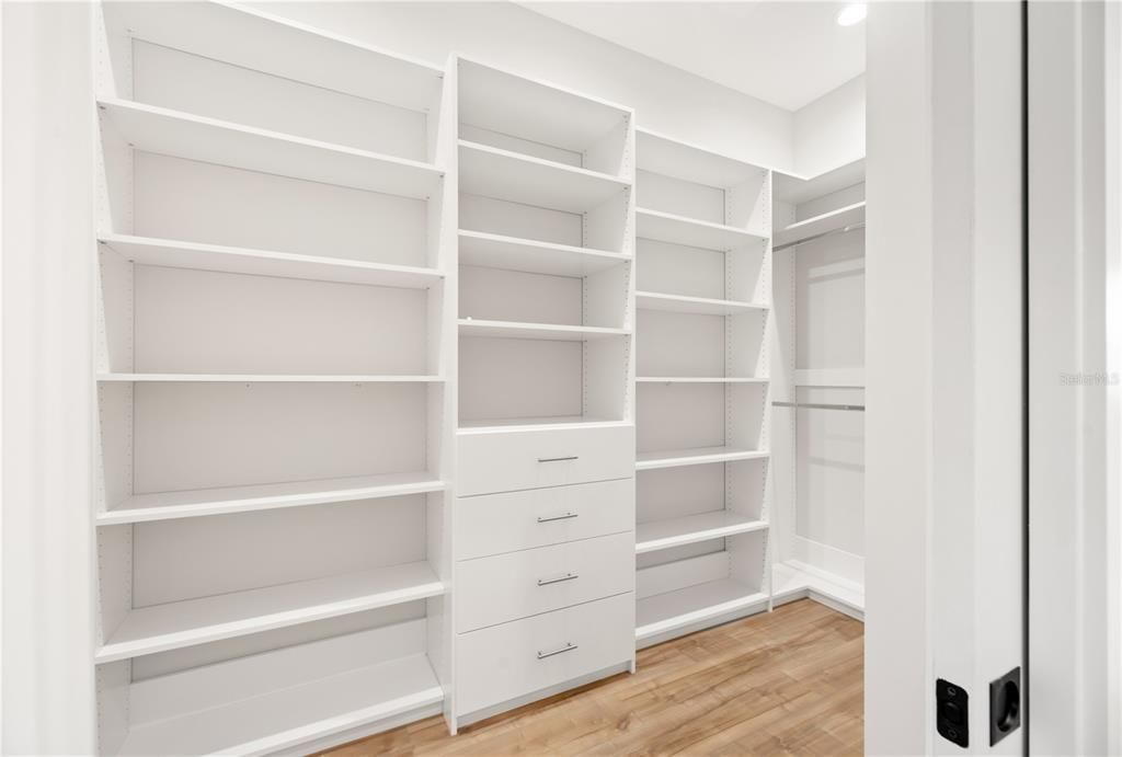 En Venta: $1,350,000 (3 camas, 3 baños, 2673 Pies cuadrados)