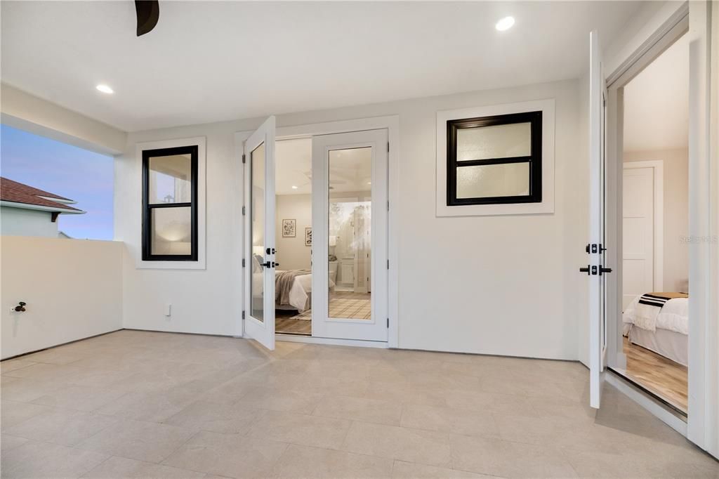 En Venta: $1,350,000 (3 camas, 3 baños, 2673 Pies cuadrados)