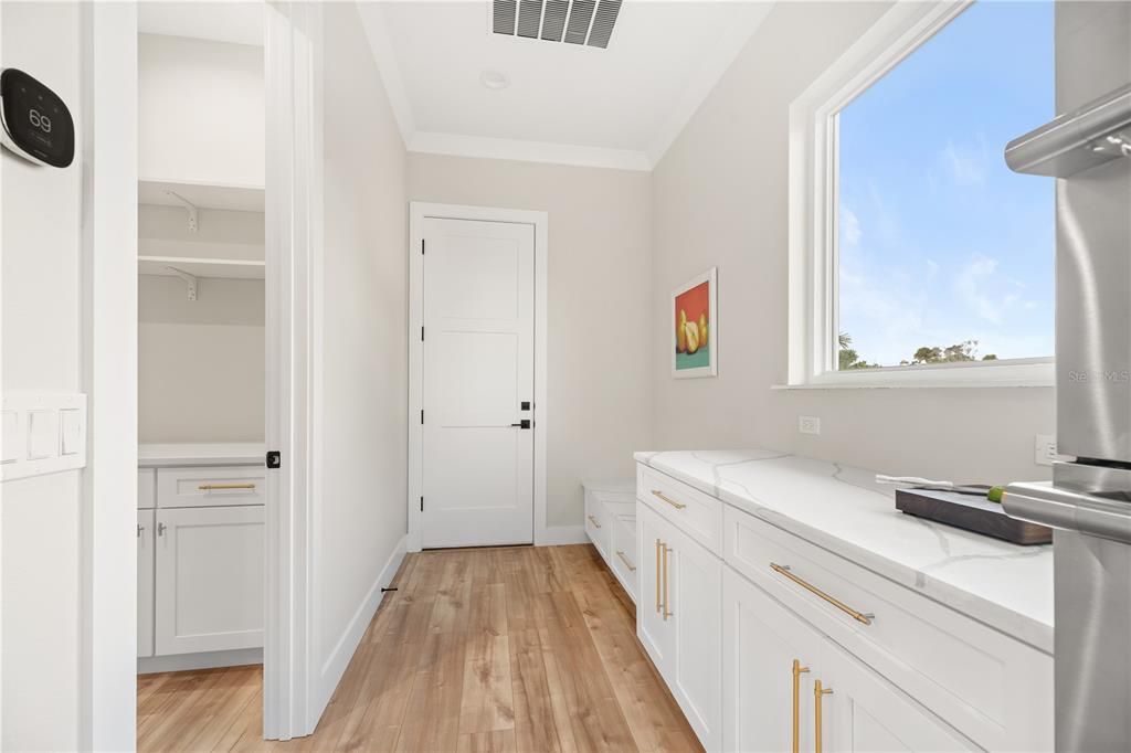 En Venta: $1,350,000 (3 camas, 3 baños, 2673 Pies cuadrados)