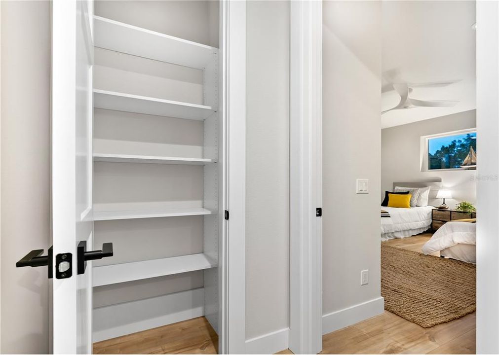 En Venta: $1,350,000 (3 camas, 3 baños, 2673 Pies cuadrados)