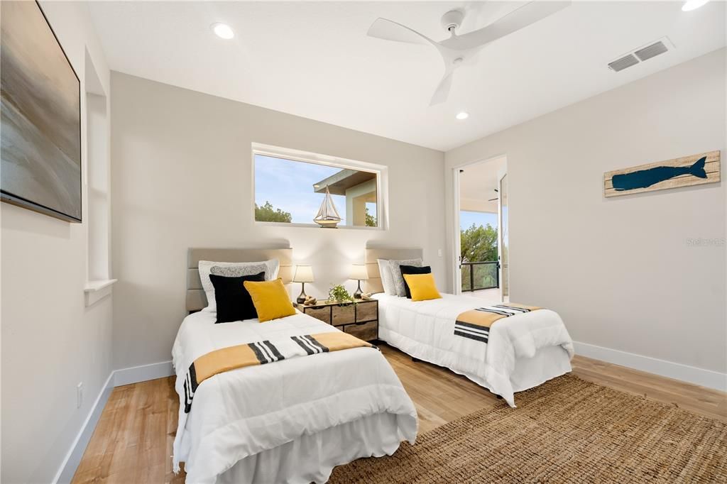 En Venta: $1,350,000 (3 camas, 3 baños, 2673 Pies cuadrados)