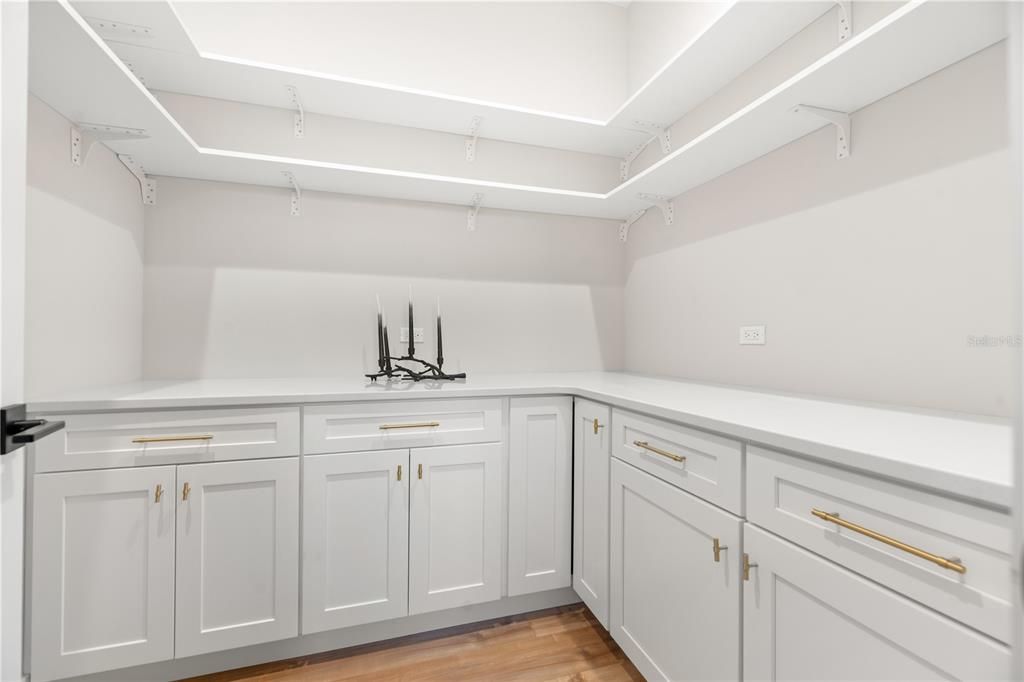 En Venta: $1,350,000 (3 camas, 3 baños, 2673 Pies cuadrados)