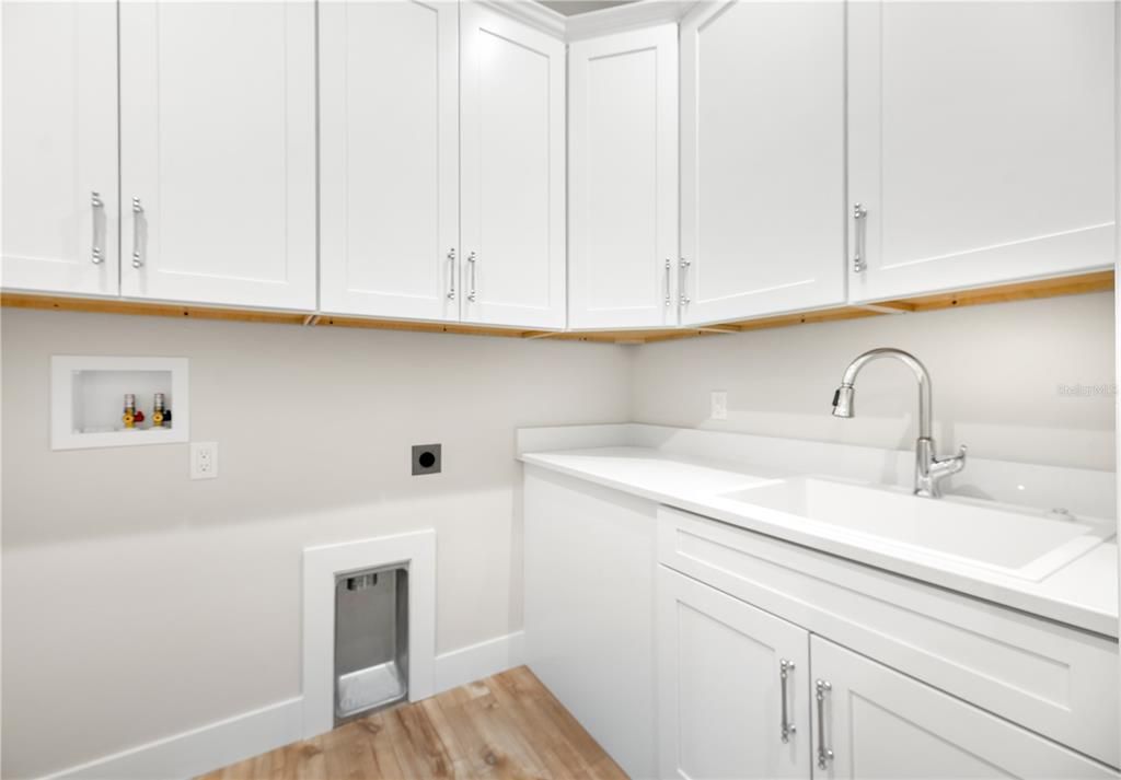 En Venta: $1,350,000 (3 camas, 3 baños, 2673 Pies cuadrados)