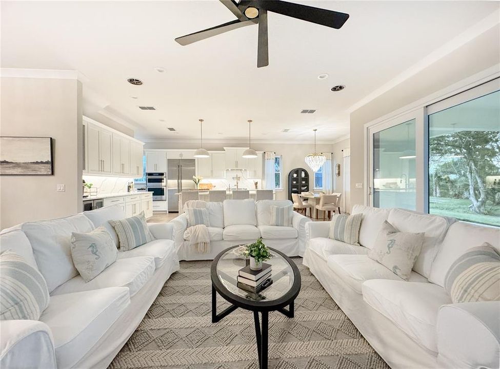 En Venta: $1,350,000 (3 camas, 3 baños, 2673 Pies cuadrados)