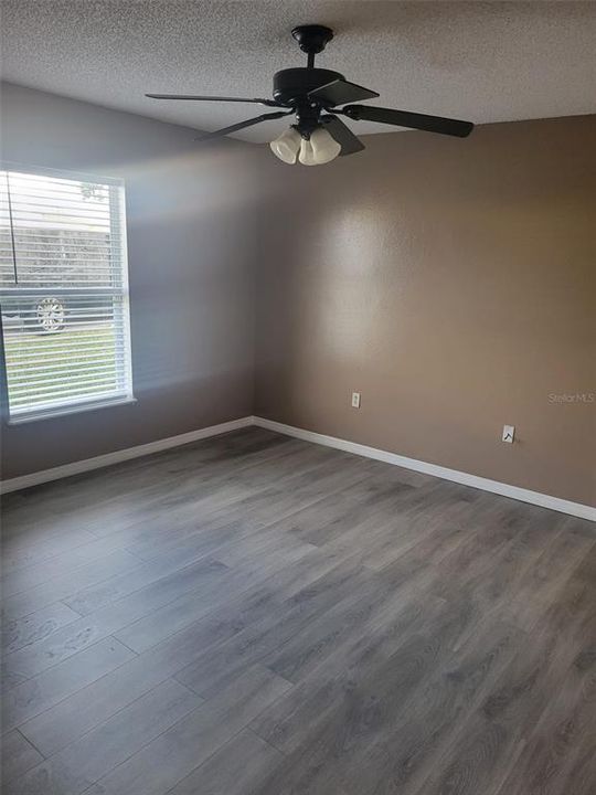 На продажу: $370,000 (4 спален, 2 ванн, 2021 Квадратных фут)