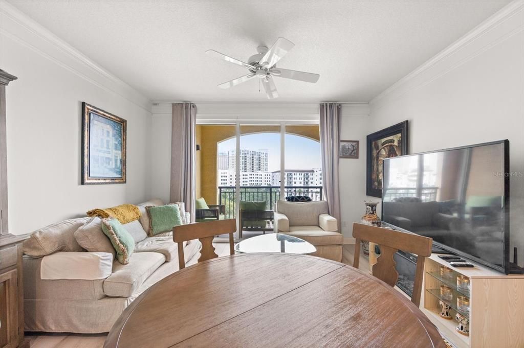 En Venta: $625,000 (2 camas, 2 baños, 1170 Pies cuadrados)