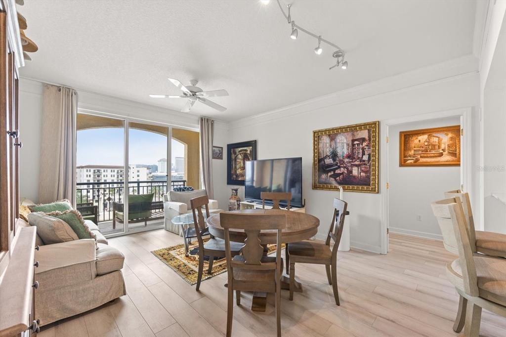 En Venta: $625,000 (2 camas, 2 baños, 1170 Pies cuadrados)