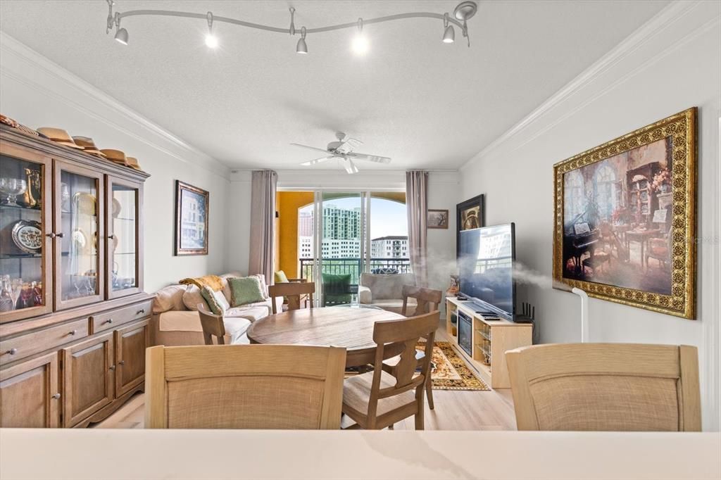 En Venta: $625,000 (2 camas, 2 baños, 1170 Pies cuadrados)