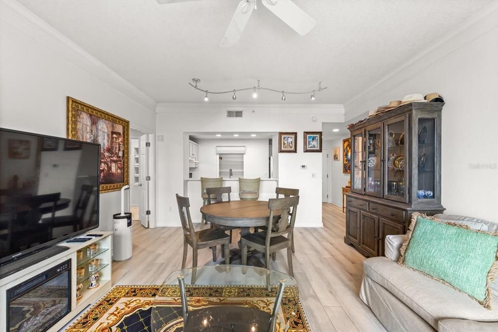 En Venta: $625,000 (2 camas, 2 baños, 1170 Pies cuadrados)