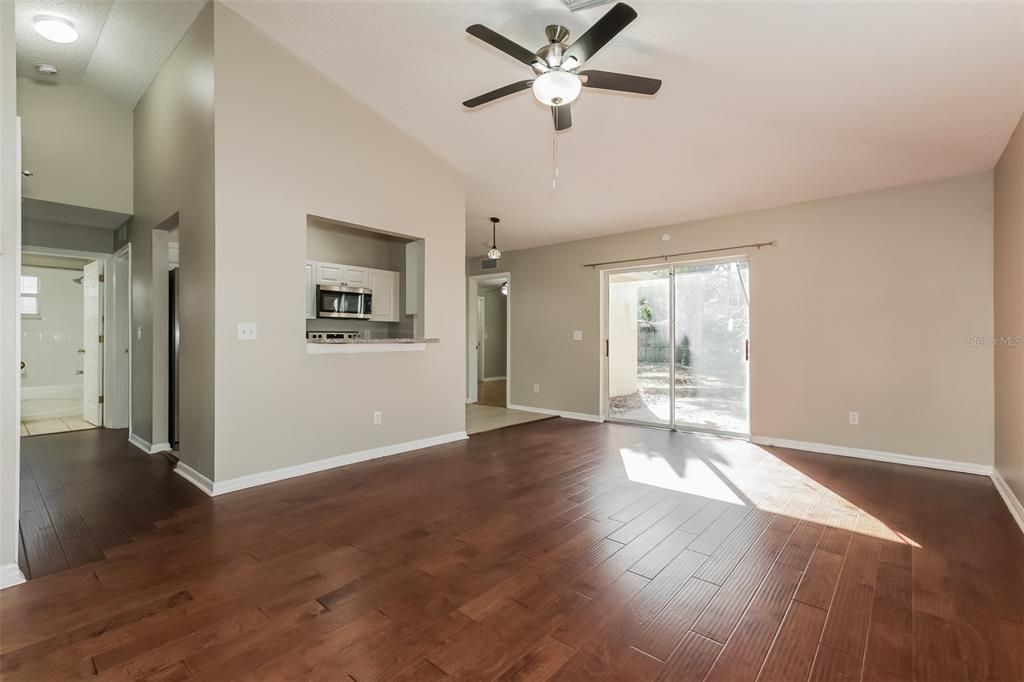 На продажу: $340,000 (3 спален, 2 ванн, 1252 Квадратных фут)