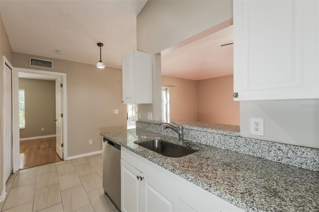 На продажу: $340,000 (3 спален, 2 ванн, 1252 Квадратных фут)