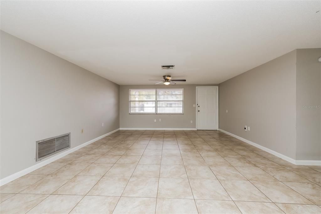 For Sale: $299,000 (3 beds, 2 baths, 1374 Square Feet)