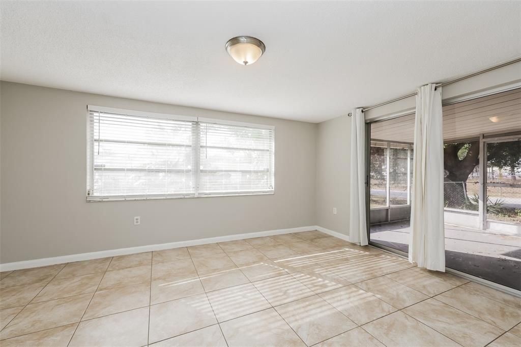 For Sale: $299,000 (3 beds, 2 baths, 1374 Square Feet)