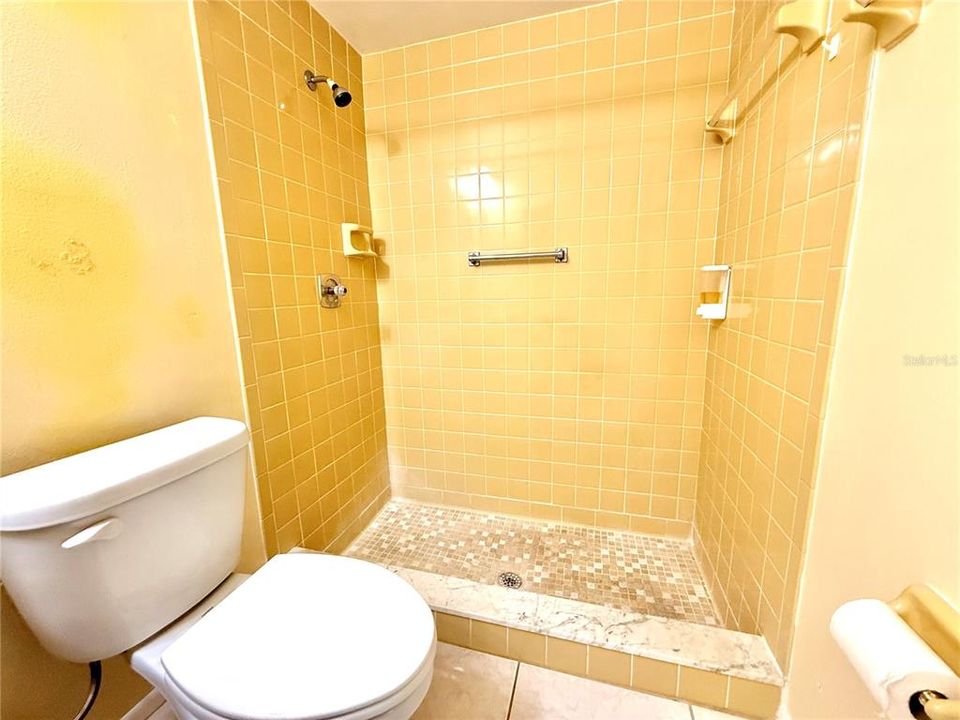 En Venta: $185,000 (2 camas, 2 baños, 972 Pies cuadrados)