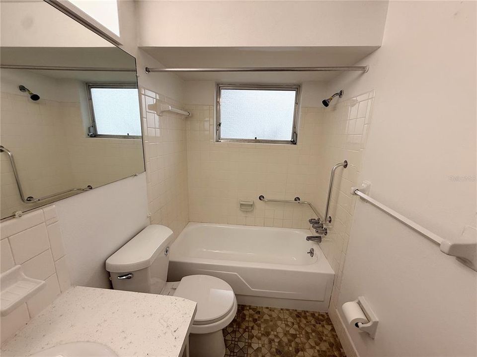 For Sale: $204,900 (2 beds, 1 baths, 1134 Square Feet)