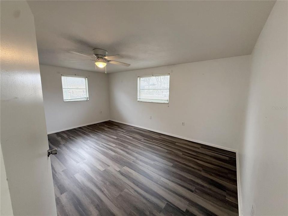 For Sale: $204,900 (2 beds, 1 baths, 1134 Square Feet)