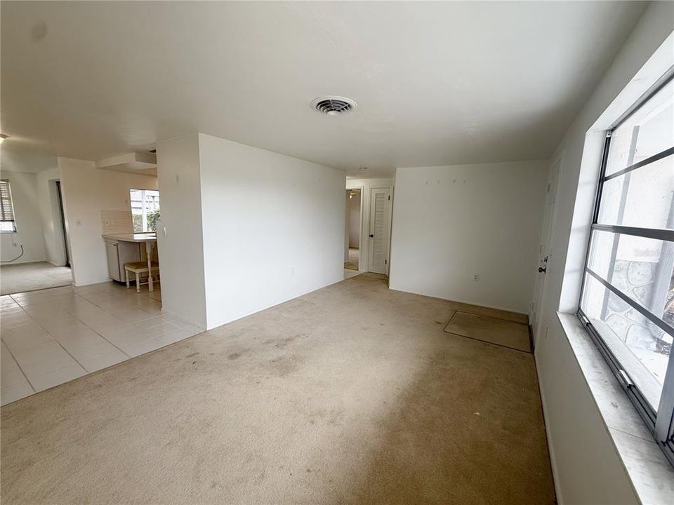 For Sale: $204,900 (2 beds, 1 baths, 1134 Square Feet)