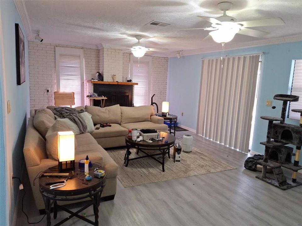 На продажу: $349,000 (3 спален, 2 ванн, 1467 Квадратных фут)