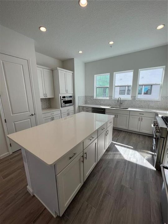 For Sale: $510,000 (2 beds, 2 baths, 1449 Square Feet)