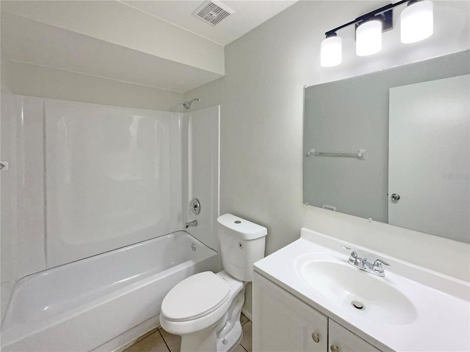 На продажу: $300,000 (3 спален, 2 ванн, 1399 Квадратных фут)