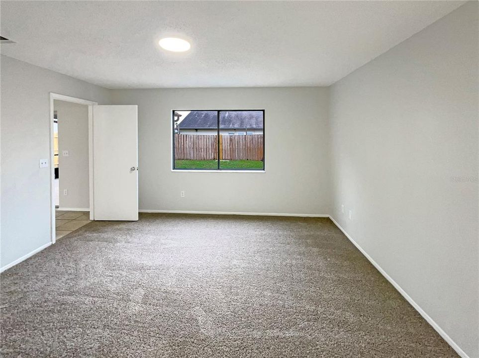 На продажу: $300,000 (3 спален, 2 ванн, 1399 Квадратных фут)