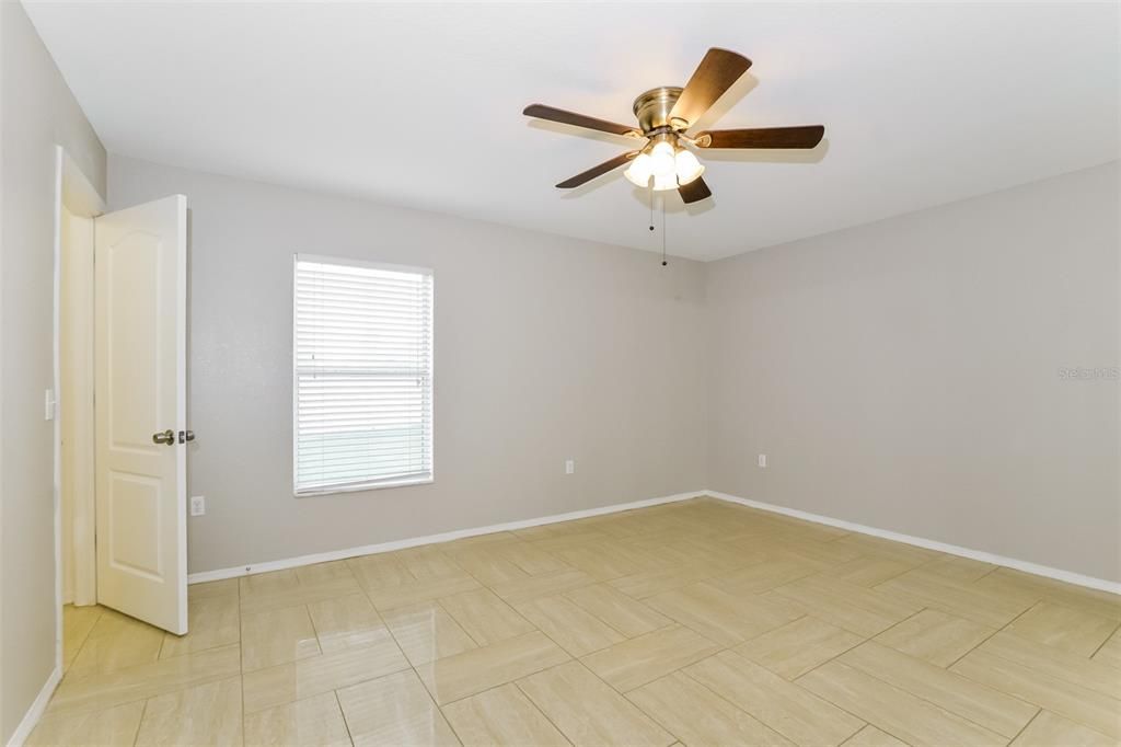 For Sale: $299,000 (3 beds, 2 baths, 1702 Square Feet)