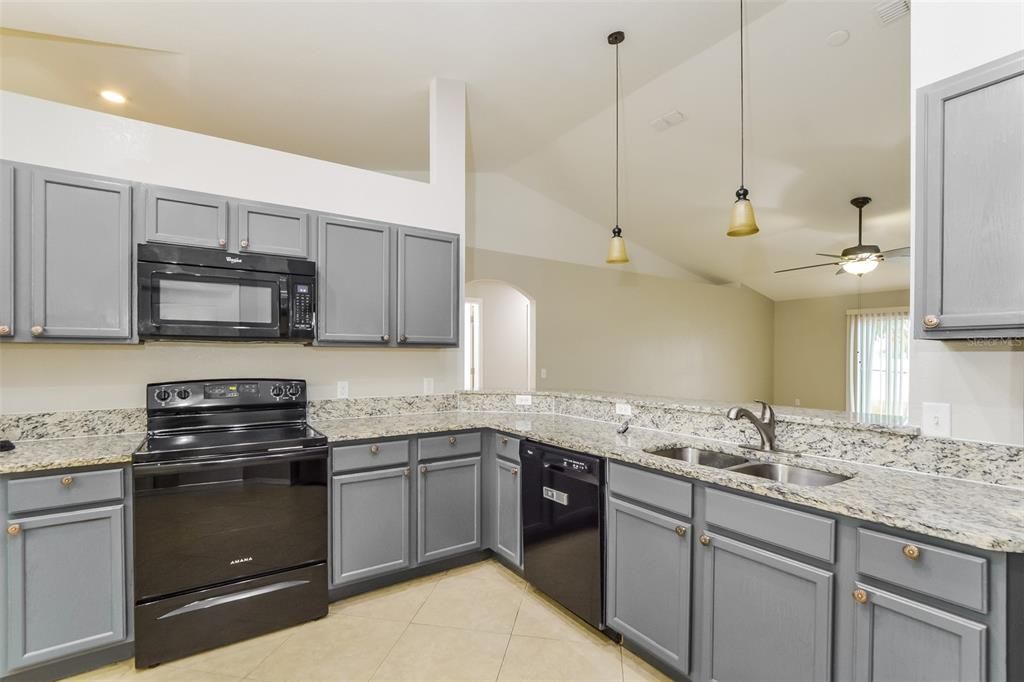 For Sale: $299,000 (3 beds, 2 baths, 1702 Square Feet)